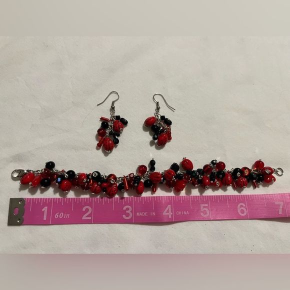 Hand-beaded Earrings and Bracelet - Picture 2 of 2